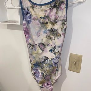 Eleve high neck open back leo